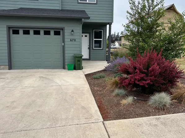 660 Johnson Ave, Cottage Grove, OR 97424