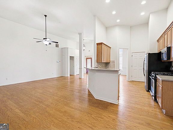5th image of 3155 Esplanade Cir SW