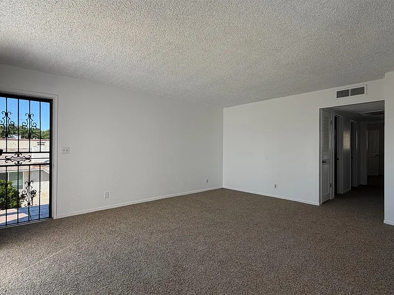 2514 E Andrews Ave — Photo 5