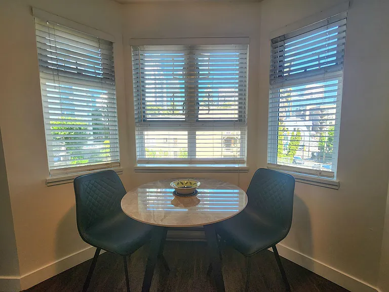 921 Thurlow St #204 — Photo 9