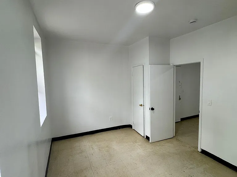 142 Orchard St #2R — Photo 15