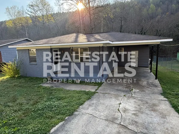 1207 Brookside Dr, Gadsden, AL 35901