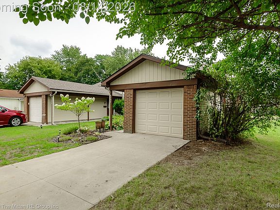 3rd image of 6757 Ardsley Dr