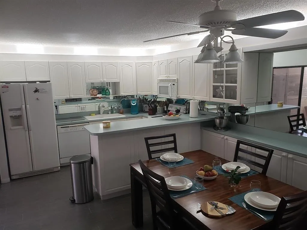 2 bed, 2.5 bath, 1488 sqft, $3,000 — Photo 4