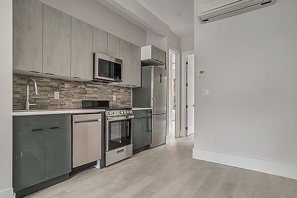 1st image of 324 E 116th St #3G