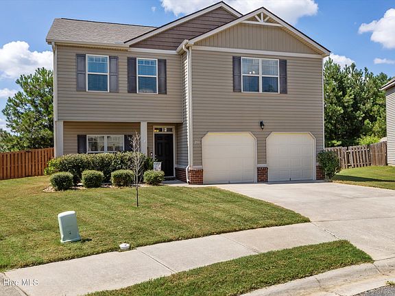 5th image of 211 Hazelwood Court