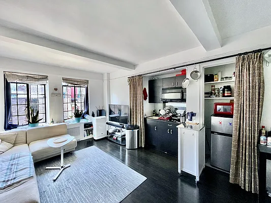 Sold by Steven Corcoran Real Estate | media 10