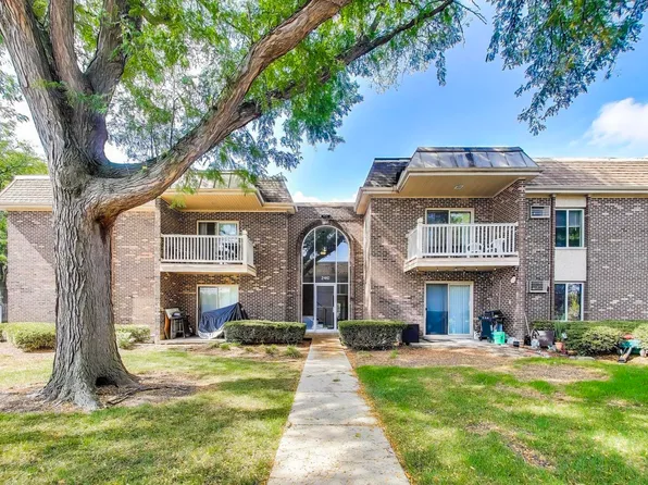 2410 N Kennicott Dr APT 2D, Arlington Heights, IL 60004