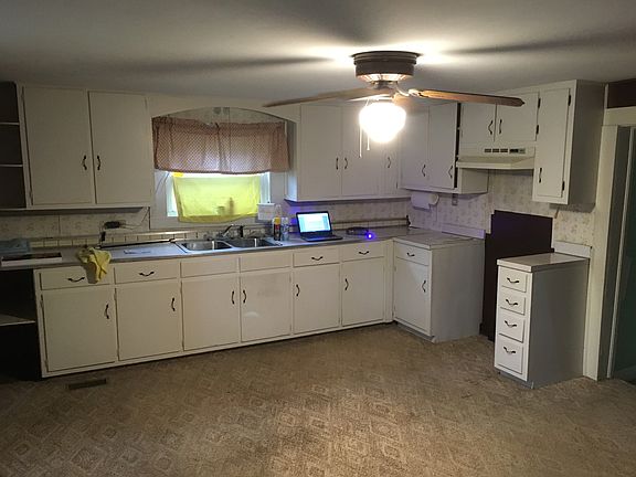 5th image of 35 Caven Ln
