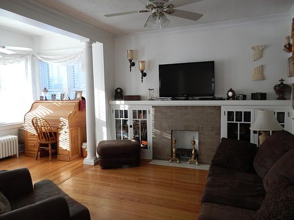 4th image of 12159 Artesian Ave