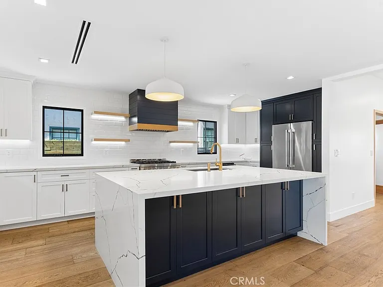 4627 Ethel Ave — Photo 4