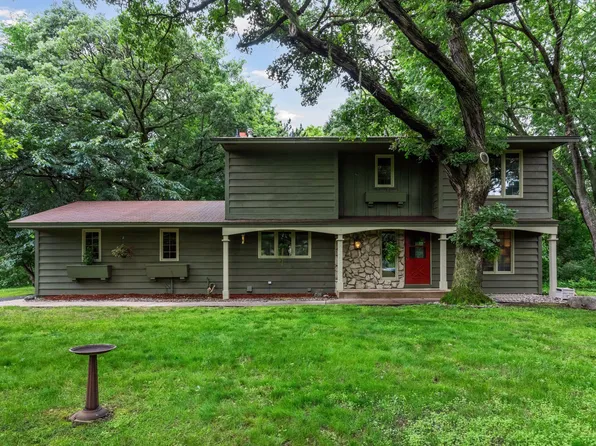 2700 Isle Royale Ct, Burnsville, MN 55337