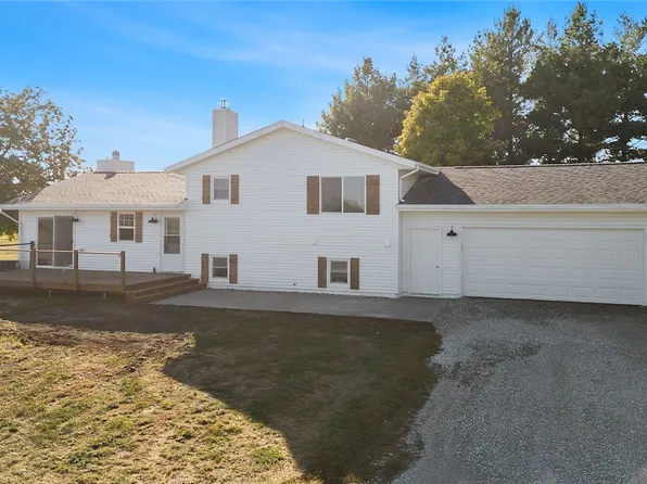 17237 358th Pl, Earlham, IA 50072