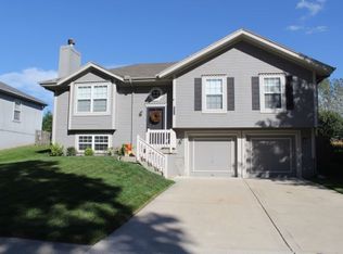 6511 S Brookside Rd, Pleasant Valley, MO 64068