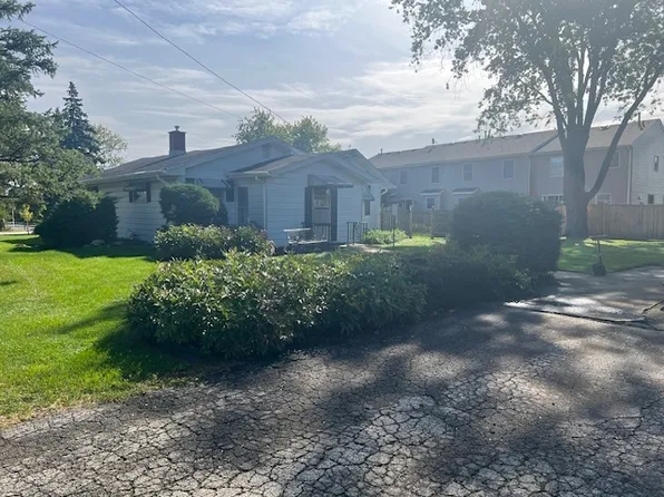 5628 S Cass Ave, Westmont, IL 60559