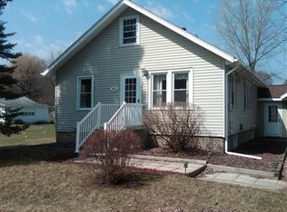 415 Clark Dr NW, Comstock Park, MI 49321