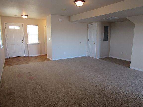 2nd image of 104 Daniels Ct #B
