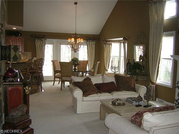 3rd image of 6870 Twin Oaks Ct #6870