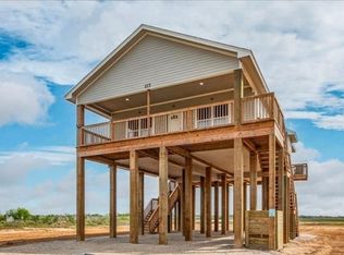 177 Powderhorn Ln, Pt Lavaca, TX 77979