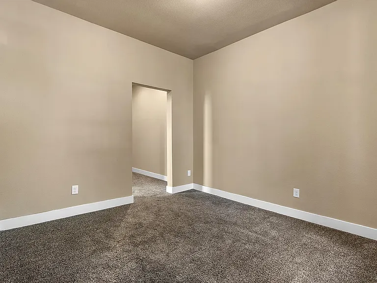 2716 N Murray Ave — Photo 14