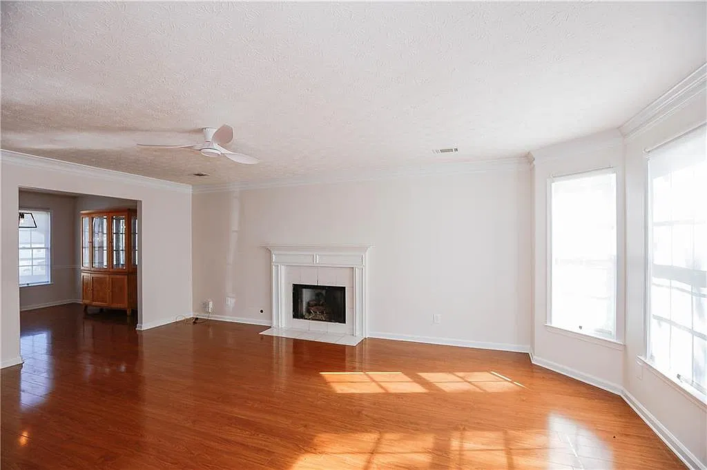 4 bed, 2.5 bath, 1770 sqft, $2,100 — Photo 3