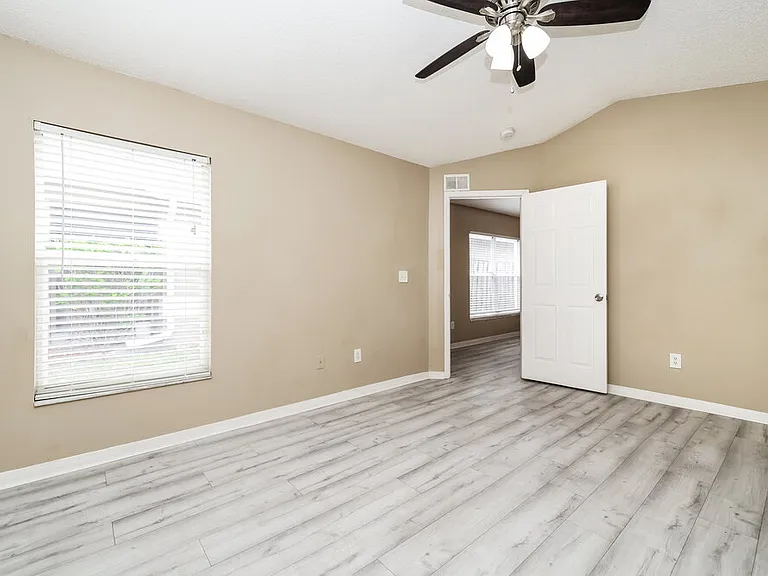 6719 Summer Cove Dr — Photo 12
