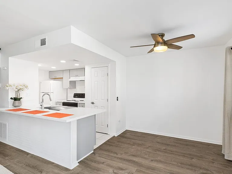 72728 Willow St #2 — Photo 9