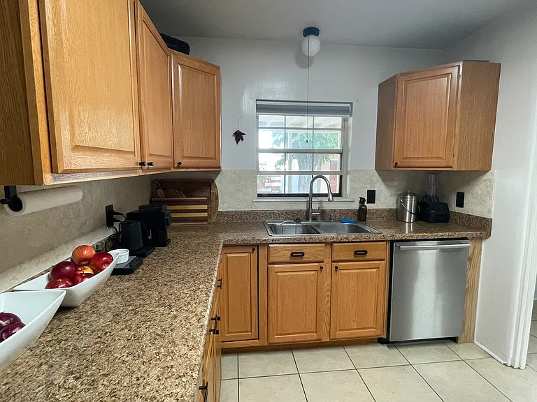 321 Sierra Pl NE — Photo 18