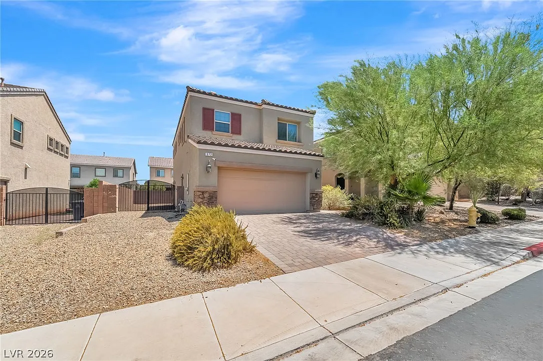 3 bed, 3.0 bath, 1732 sqft, $2,800 — Photo 2