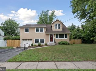 26 Rondon Ave, Berlin, NJ 08009