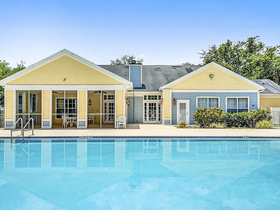 Savannah Cove Apartments