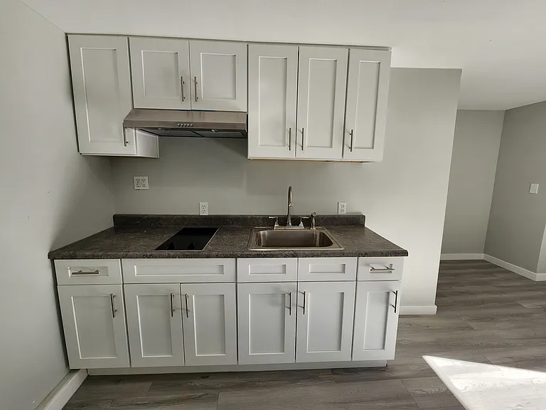 7758 Zelzah Ave — Photo 5