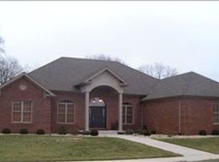 1659 Devonshire Dr, Seymour, IN 47274