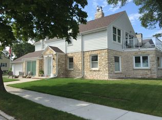 806 Summit St, Manitowoc, WI 54220