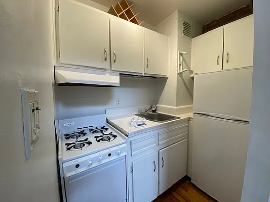 Rented by Village Living Realty | media 4