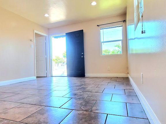 4th image of 2126 N Sastre Ave