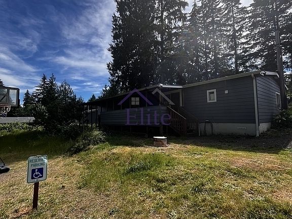 3rd image of 101 E Wood Ln