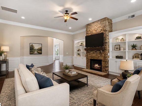 2nd image of 239 Tuxedo Ln