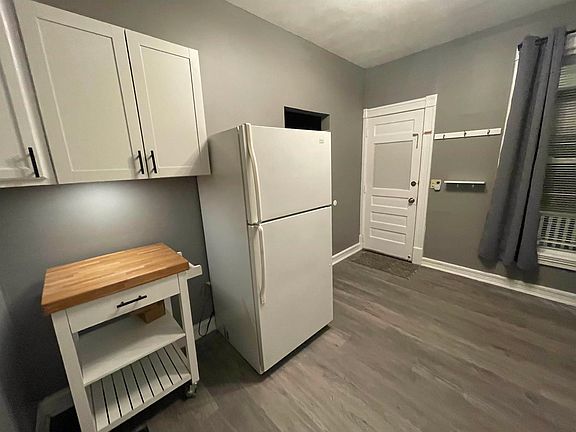 2nd image of 309 N Catherine St #2