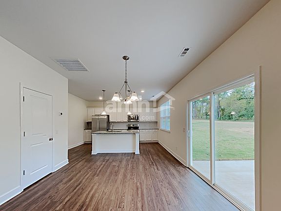 5th image of 2919 Throneberry Ln