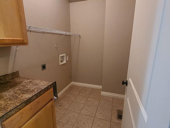 5th image of 2915 Oshaughnesy St APT 202