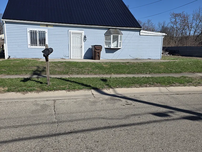 4225 Gardendale Ave — Photo 6