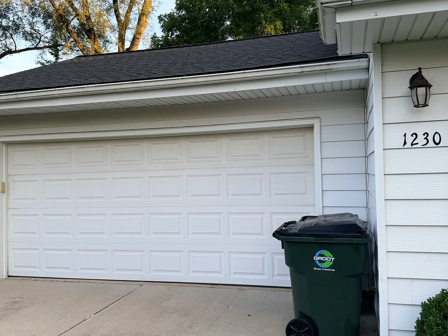 3 bed, 2140 sqft, $3,999 — Photo 2