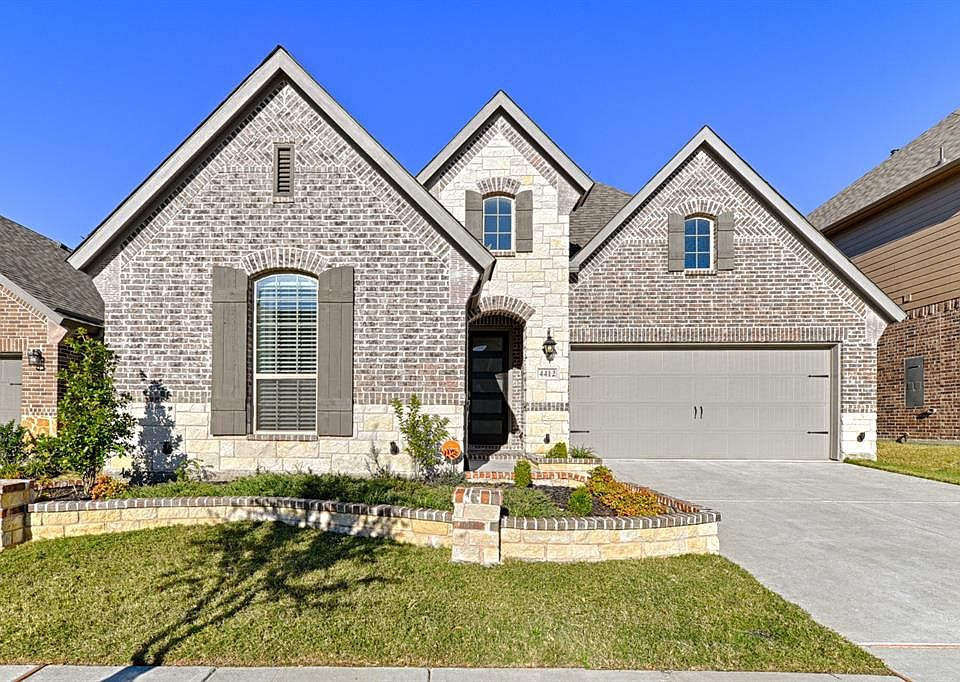 1st image of 4412 Avenida Ln
