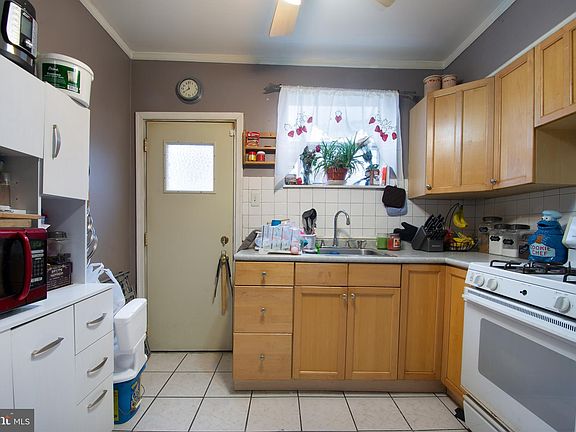 5th image of 2518 S Darien St