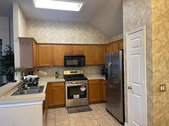 5th image of 1123 Marshall Dr