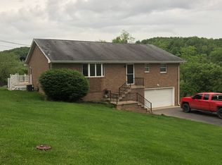 130 Green Hill Ln, Mount Clare, WV