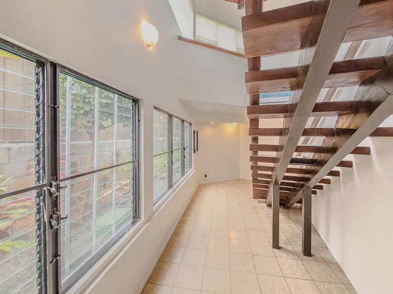 427 Paumakua Pl #2 — Photo 2