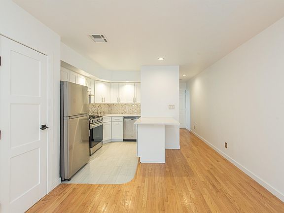5th image of 6405 Boulevard E #B1