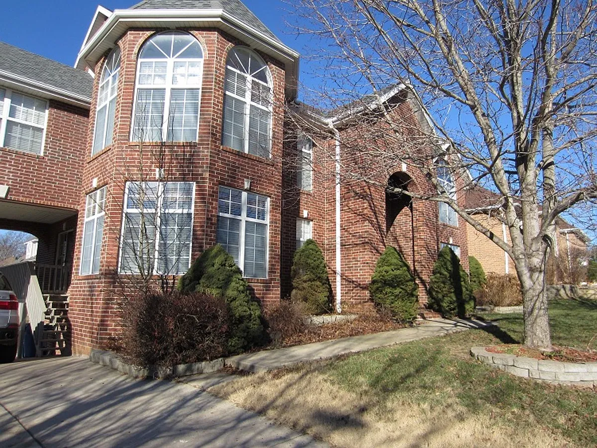 Building Photo - 2149 S Cedar Hill Ave